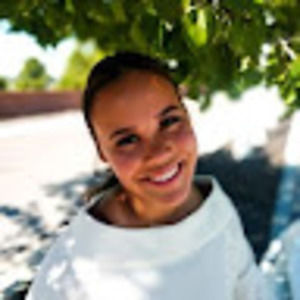 Meet your Posher, Nadia